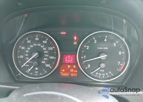 2015 BMW X1 xDrive28I z USA, uszkodzony, nr VIN WBAVL1C56FVY34762